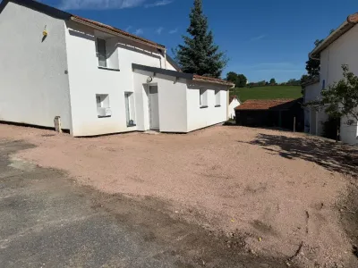 Hus Til salgs 42620 Saint-Pierre-Laval FR